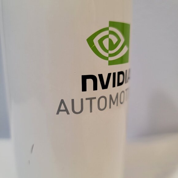 Nvidia Stainless Water Bottle White Sleek Design 26 ounces - Picture 3 of 13